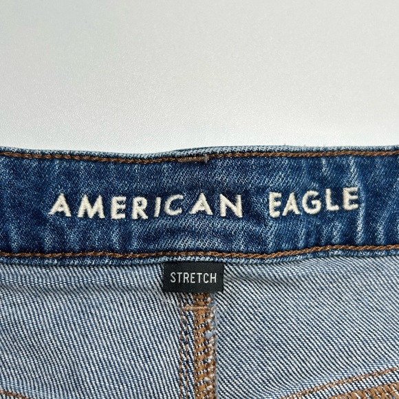 American Eagle Mom Jean Shorts Size 6 High Rise Cut Off Denim Distressed 29x2.5 - Picture 12 of 14
